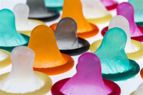 Blowjob ohne Kondom gegen Aufpreis Erotik Massage Zwickau